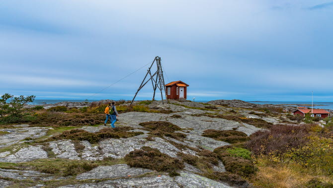 Människor som vandrar på Härmanö