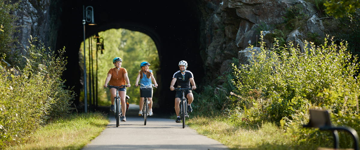 Friends on bikes