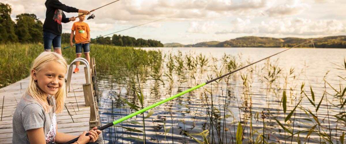 Kids fishing